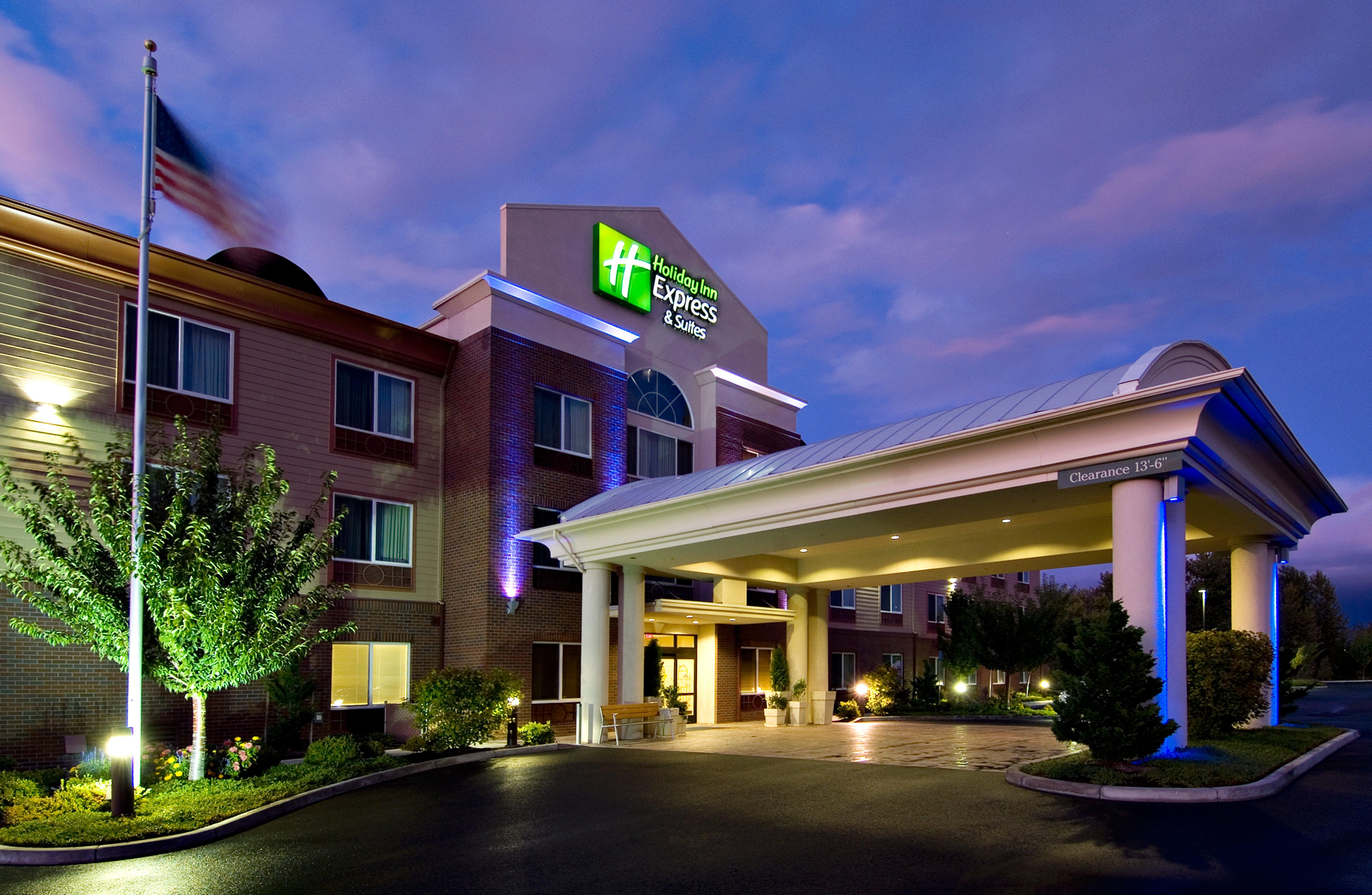 Holiday Inn Express Hotel & Suites Medford-Central Point By Ihg Экстерьер фото