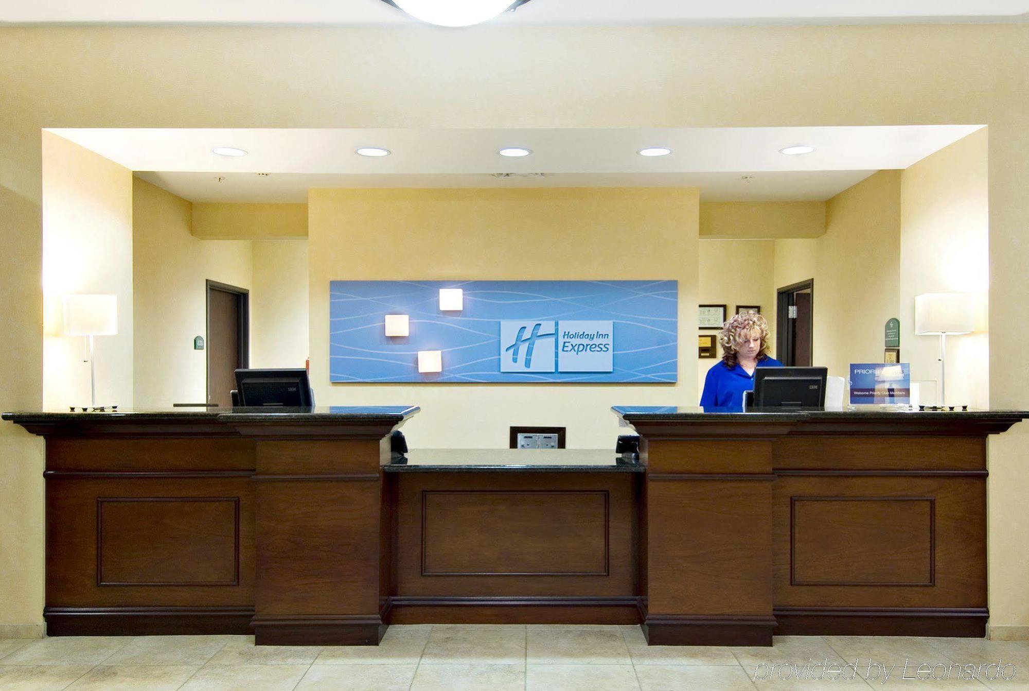 Holiday Inn Express Hotel & Suites Medford-Central Point By Ihg Экстерьер фото