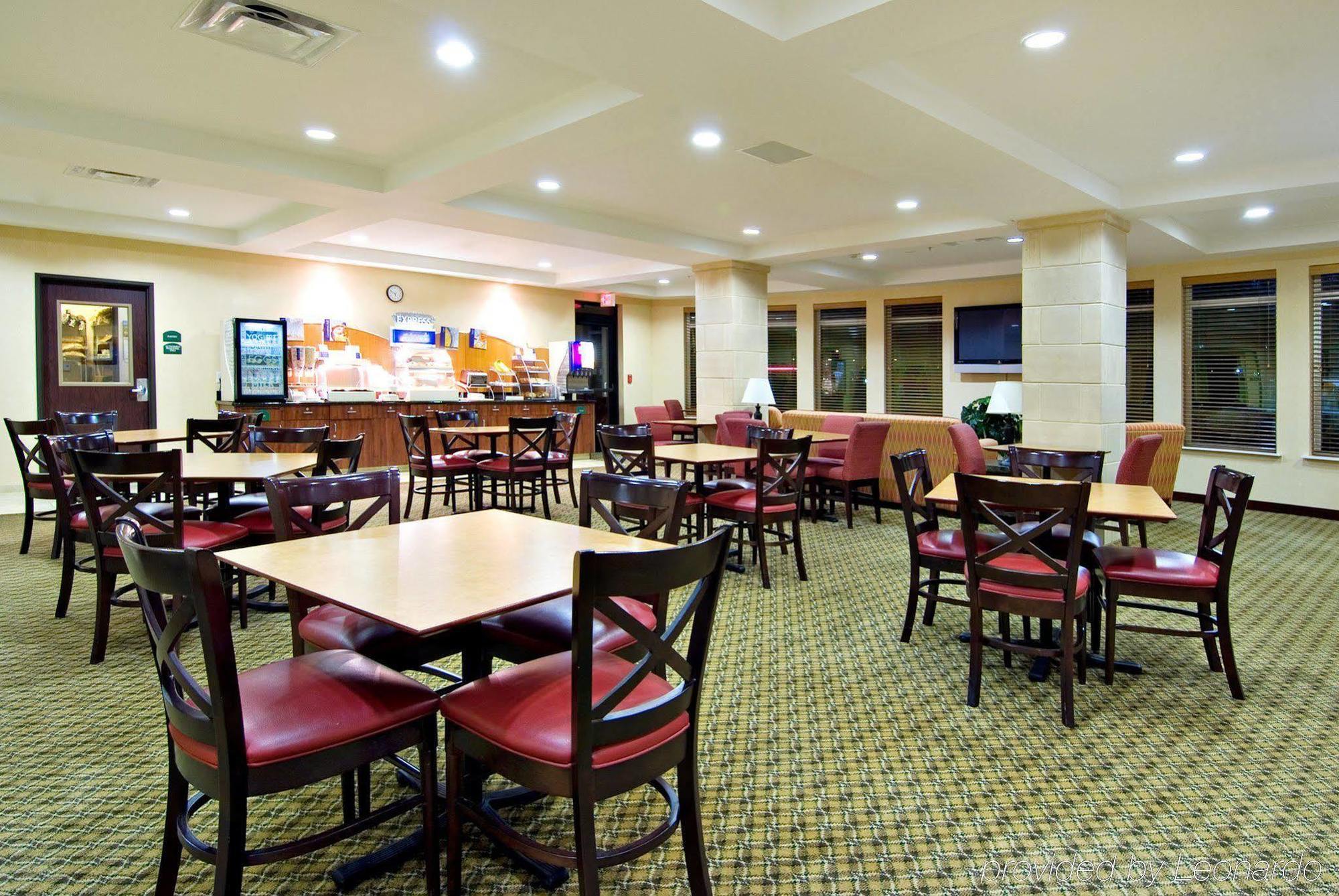 Holiday Inn Express Hotel & Suites Medford-Central Point By Ihg Экстерьер фото