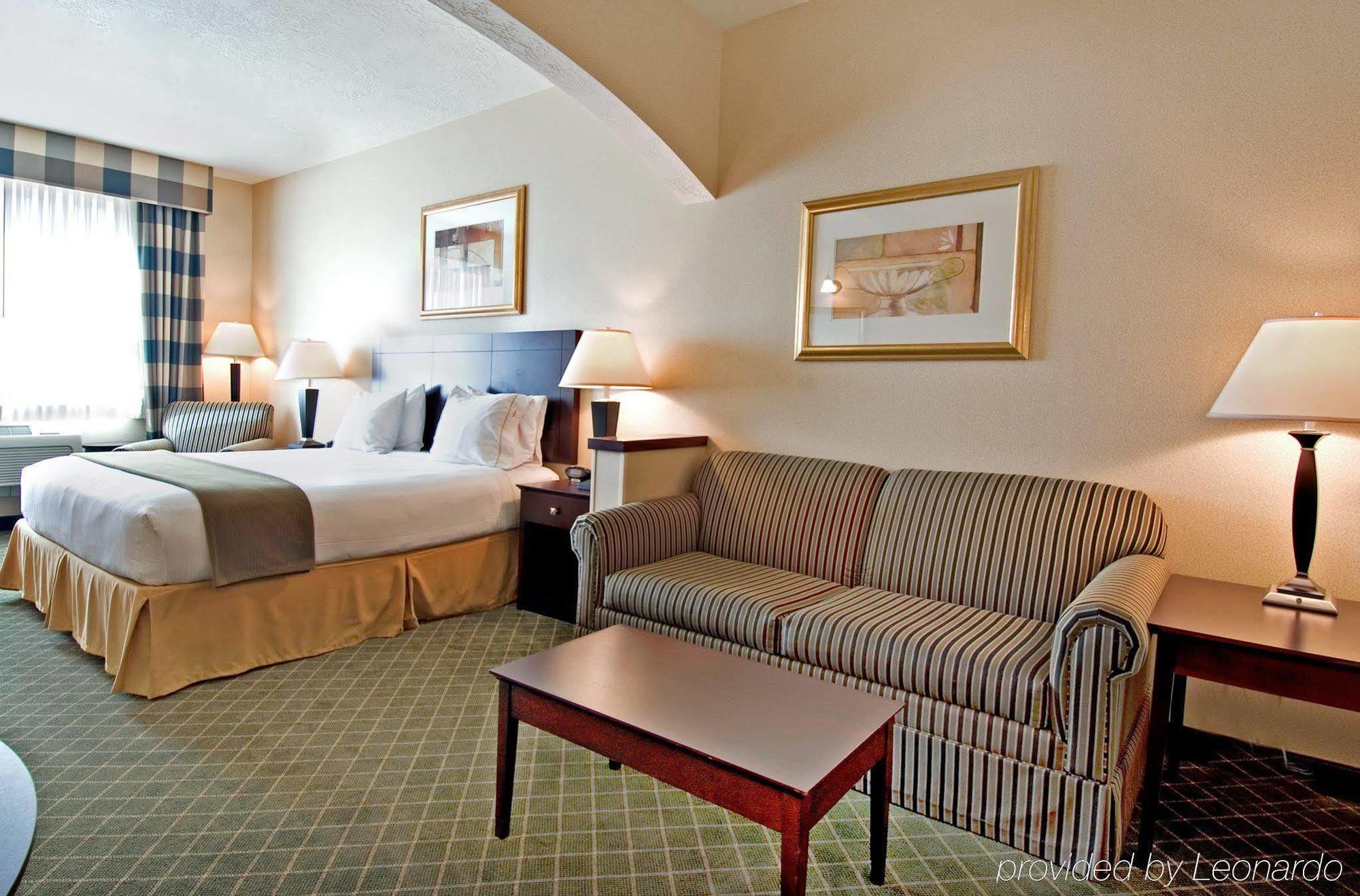 Holiday Inn Express Hotel & Suites Medford-Central Point By Ihg Экстерьер фото