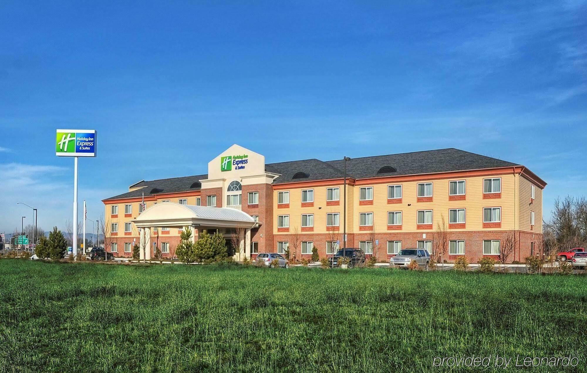 Holiday Inn Express Hotel & Suites Medford-Central Point By Ihg Экстерьер фото